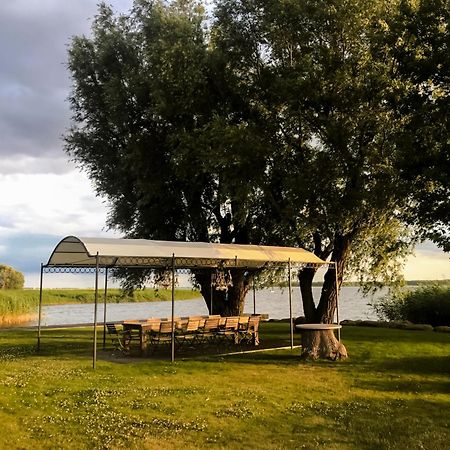 Peeneblick - Traumhaus In Exklusiver Direktlage Am Wasser Mit Eigenem Bootssteg Fuer 8 Personen Rankwitz Exterior foto